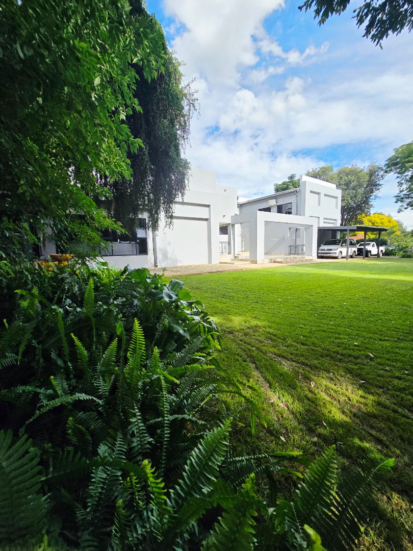 6 Bedroom Property for Sale in Wilkoppies North West